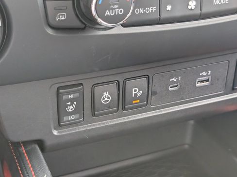 Used 2026 Nissan Frontier PRO-4X w/ Pro-4x Convenience Package AWD/4WD image 17