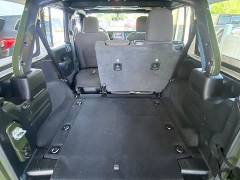 Used 2023 Jeep Wrangler Altitude image 27