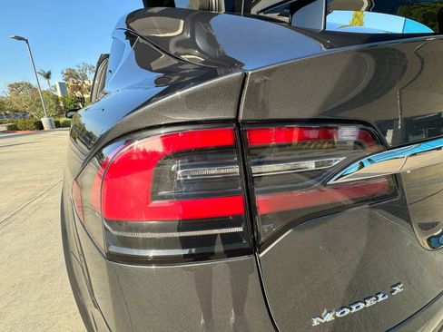 Used 2017 Tesla Model X 100D image 44