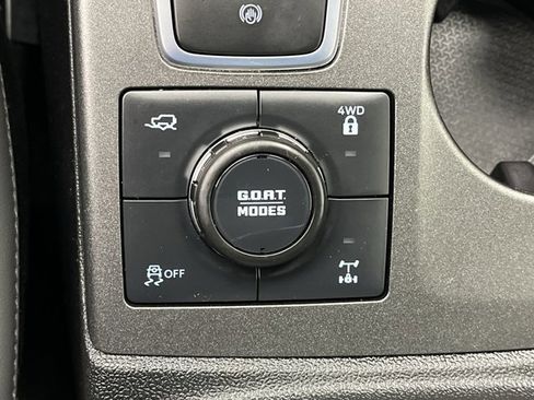 Used 2025 Ford Bronco Sport Badlands image 16