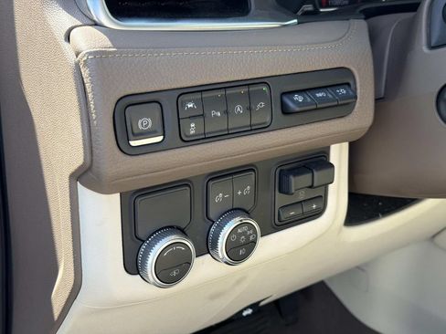Used 2021 GMC Yukon XL Denali w/ Denali Ultimate Package RWD image 27