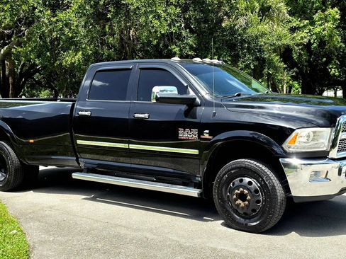 Used 2017 RAM 3500 Laramie AWD/4WD image 3
