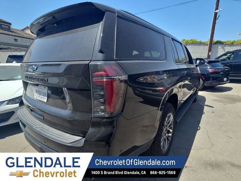 Used 2025 Chevrolet Suburban Z71 AWD/4WD image 8