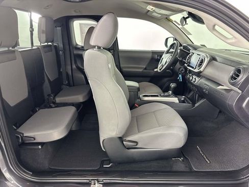 Used 2022 Toyota Tacoma SR5 RWD image 10