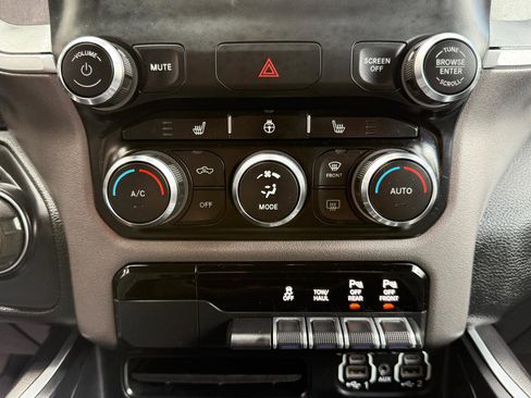 Used 2020 RAM 1500 Big Horn AWD/4WD image 24