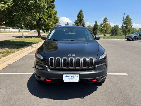 Used 2015 Jeep Cherokee Trailhawk w/ Cold Weather Group AWD/4WD image 5