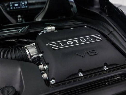 Used 2025 Lotus Emira RWD image 34