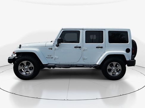 Used 2018 Jeep Wrangler Unlimited Sahara w/ Connectivity Group AWD/4WD image 10