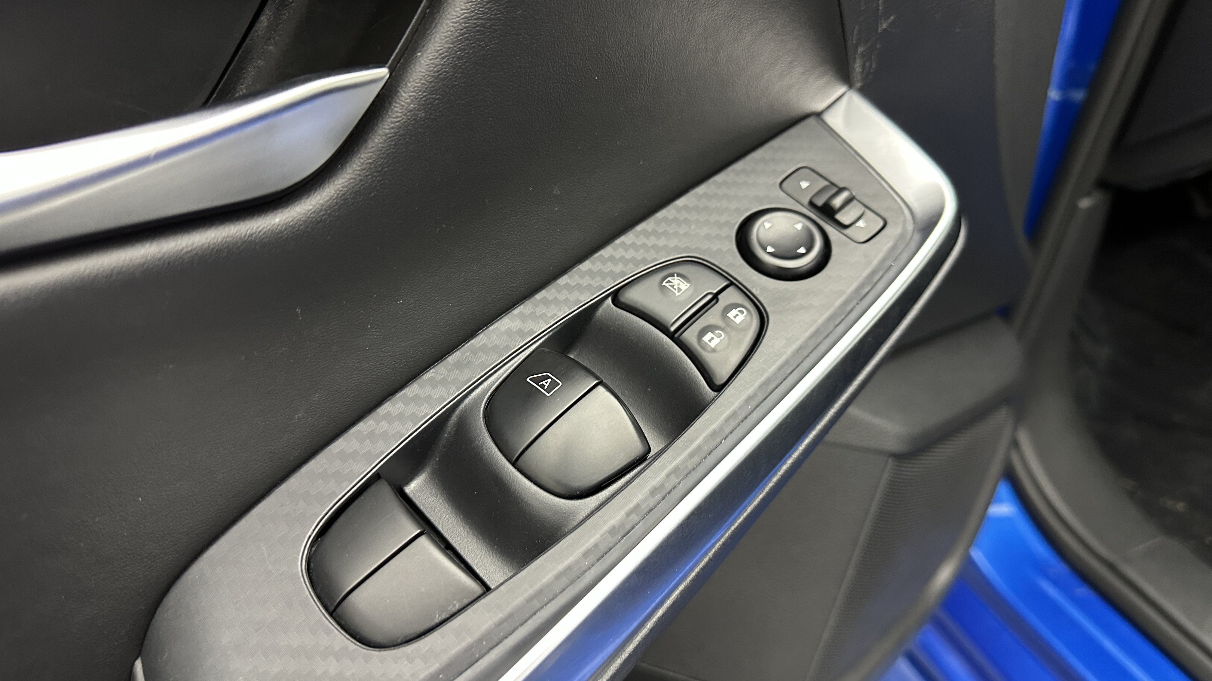 Used 2025 Nissan Sentra SR FWD image 13
