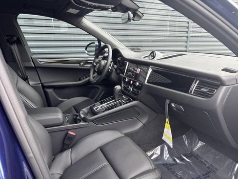 Certified 2026 Porsche Macan AWD/4WD image 13