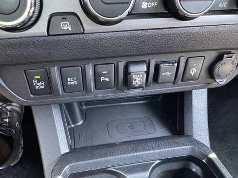 Used 2021 Toyota Tacoma TRD Sport w/ Technology Package image 34