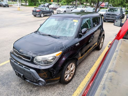 Used 2016 Kia Soul + FWD image 3