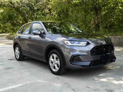 Used 2025 Honda HR-V LX image 2