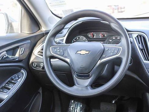 Used 2024 Chevrolet Malibu LT image 15