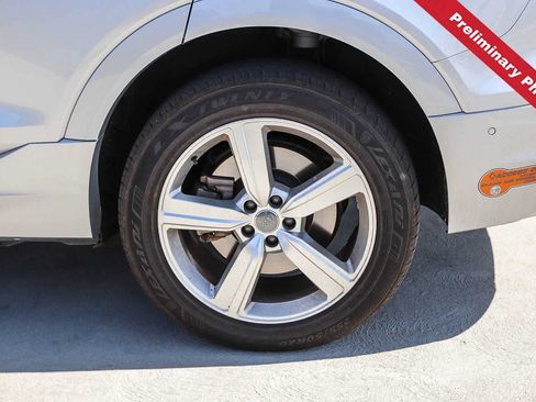 Used 2019 Audi e-tron Prestige w/ Prestige Package AWD/4WD image 11