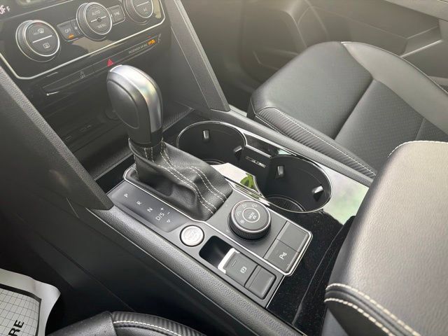 Used 2023 Volkswagen Atlas Cross Sport SEL R-Line AWD/4WD image 33