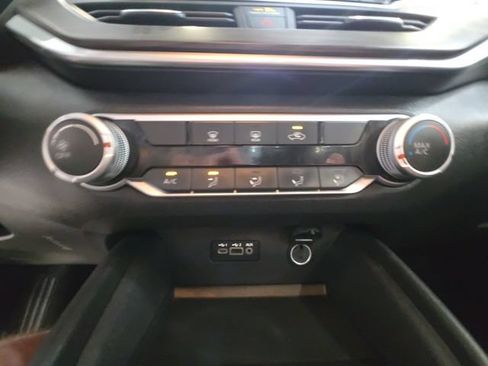 Used 2025 Nissan Altima 2.5 SV FWD image 17