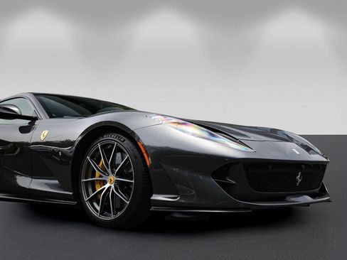 Certified 2019 Ferrari 812 Superfast RWD image 9