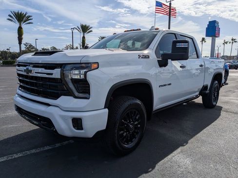 Used 2024 Chevrolet Silverado 2500 LTZ w/ LTZ Plus Package image 8