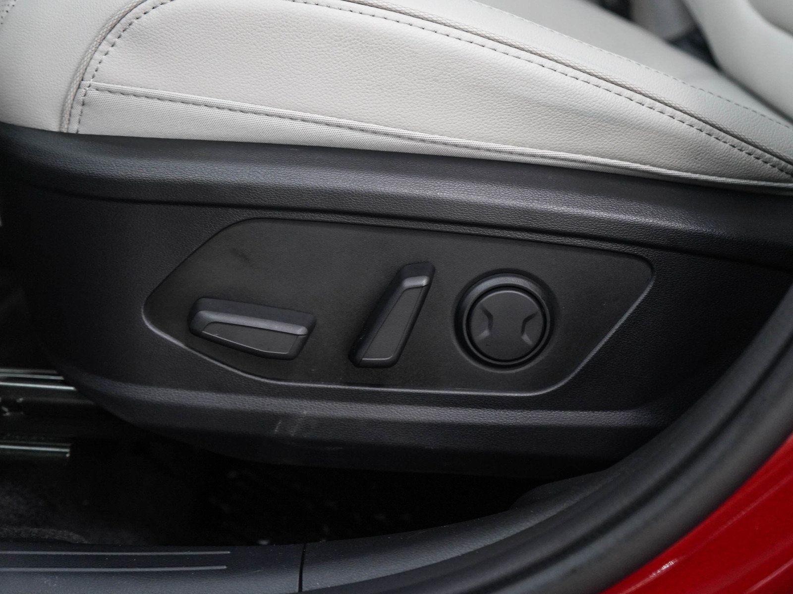 Used 2026 Hyundai Tucson Limited AWD/4WD image 30