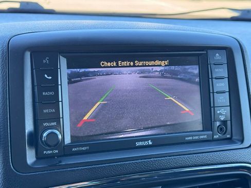 Used 2019 Dodge Grand Caravan SE image 12