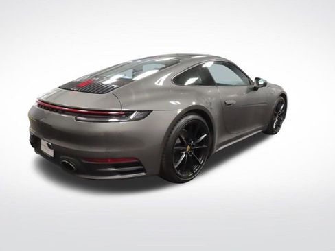 Used 2022 Porsche 911 Carrera image 5
