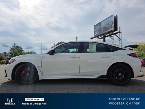 Used 2023 Honda Civic Type R image 13