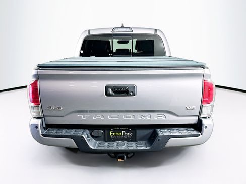 Used 2018 Toyota Tacoma Limited AWD/4WD image 7