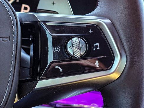 Used 2025 BMW 740i xDrive image 24