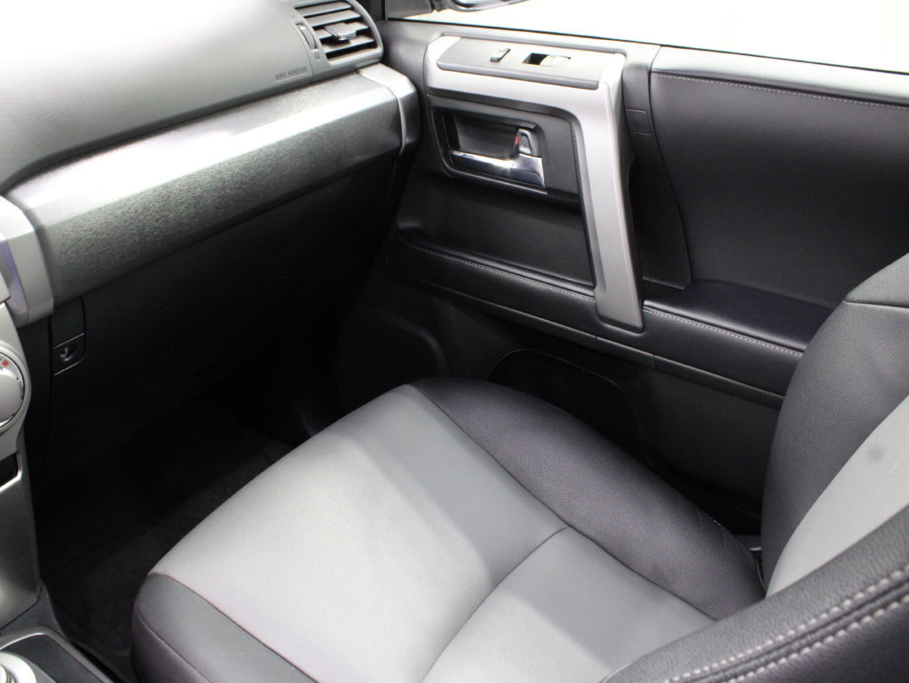 Used 2022 Toyota 4Runner SR5 Premium w/ Moonroof Package AWD/4WD image 25