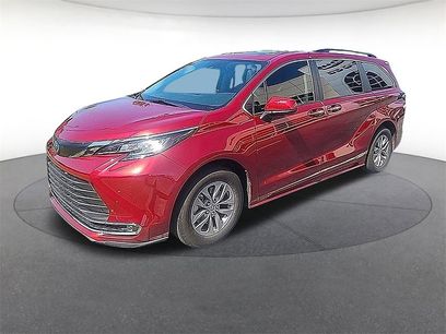 Used 2022 Toyota Sienna XLE