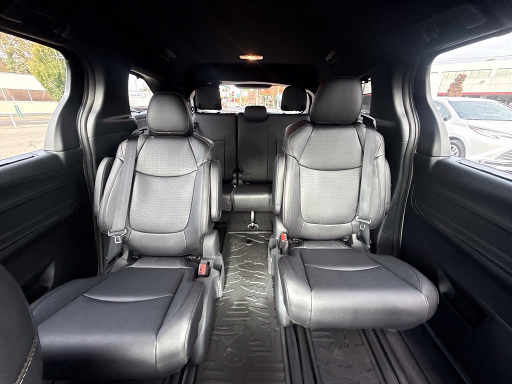 New 2026 Toyota Sienna XLE Woodland Edition AWD/4WD image 18