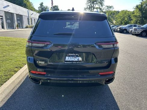 Used 2023 Jeep Grand Cherokee L Summit AWD/4WD image 7