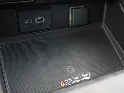 Used 2021 Chevrolet Suburban LT image 35