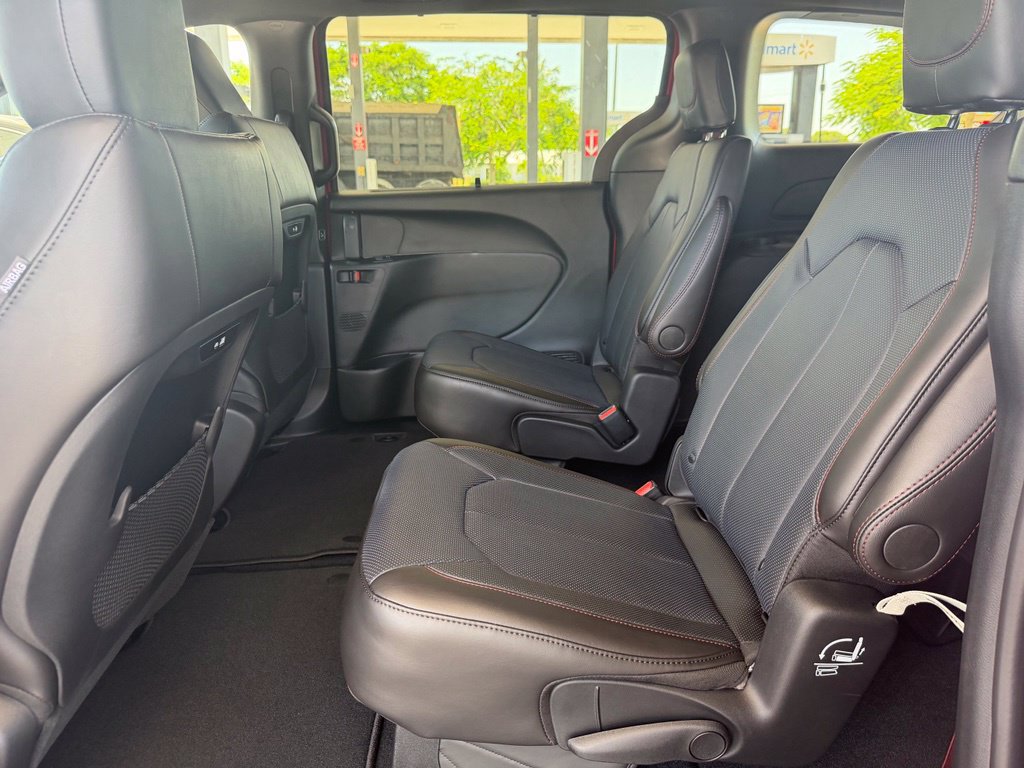 New 2027 Chrysler Pacifica Select FWD image 27