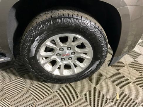 Used 2019 GMC Yukon XL SLT AWD/4WD image 37