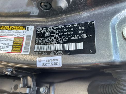 Used 2023 Toyota Highlander XLE FWD image 24