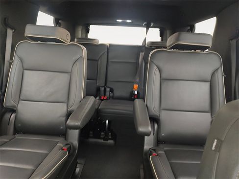 Used 2024 Chevrolet Tahoe Premier image 13