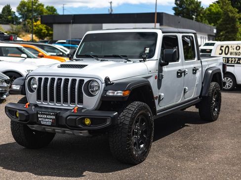 Used 2022 Jeep Gladiator Mojave w/ Trailer Tow Package AWD/4WD image 4