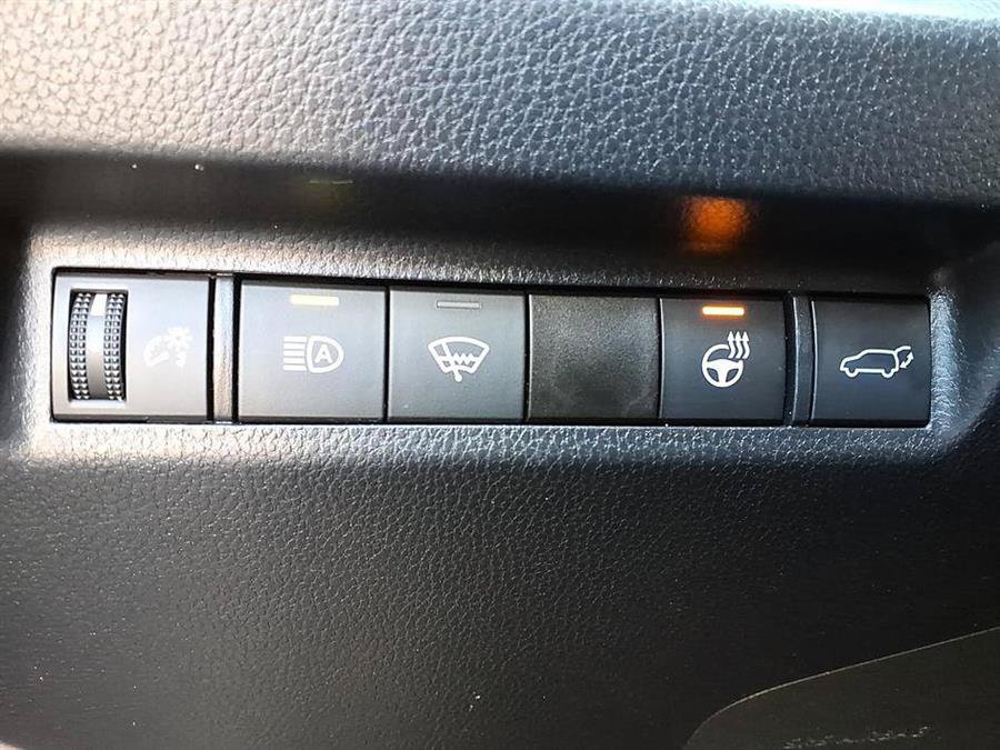 Used 2021 Toyota RAV4 XLE w/ Convenience Package AWD/4WD image 28