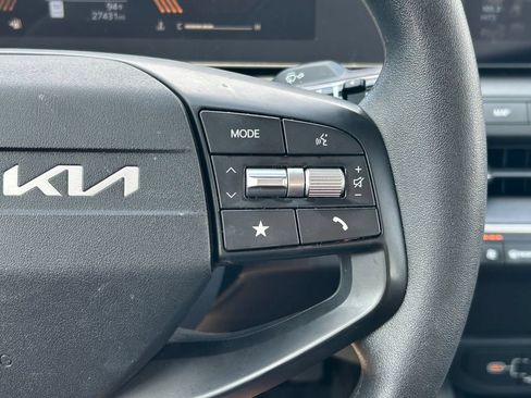 Used 2025 Kia K4 FWD image 32