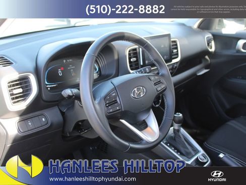Used 2025 Hyundai Venue SEL image 11