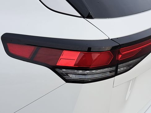 New 2026 Volkswagen Tiguan SE image 32