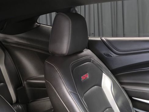Used 2018 Chevrolet Camaro SS RWD image 34