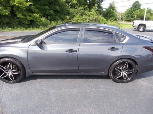 Used 2013 Nissan Altima 3.5 SL w/ Technology Pkg FWD image 6