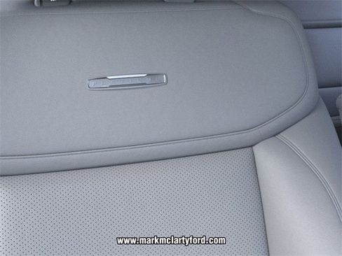 New 2026 Ford Expedition Max Platinum image 16