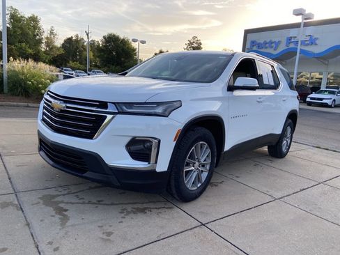 Used 2023 Chevrolet Traverse LT w/ LPO, Cargo Package AWD/4WD image 4