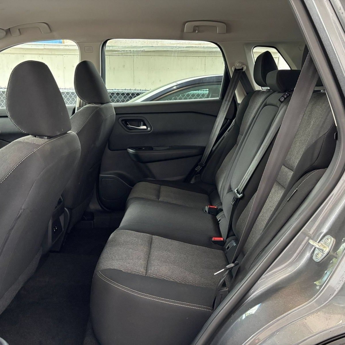 Used 2025 Nissan Rogue SV FWD image 31