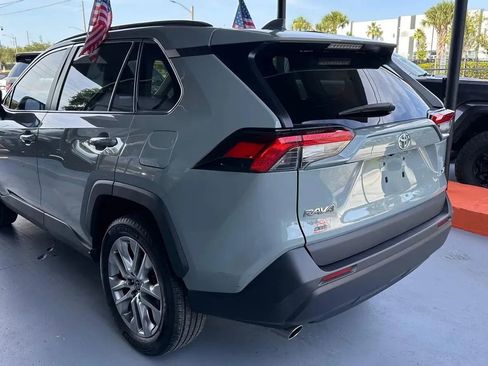 Used 2023 Toyota RAV4 XLE Premium image 3