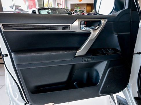 Used 2016 Lexus GX 460 image 16